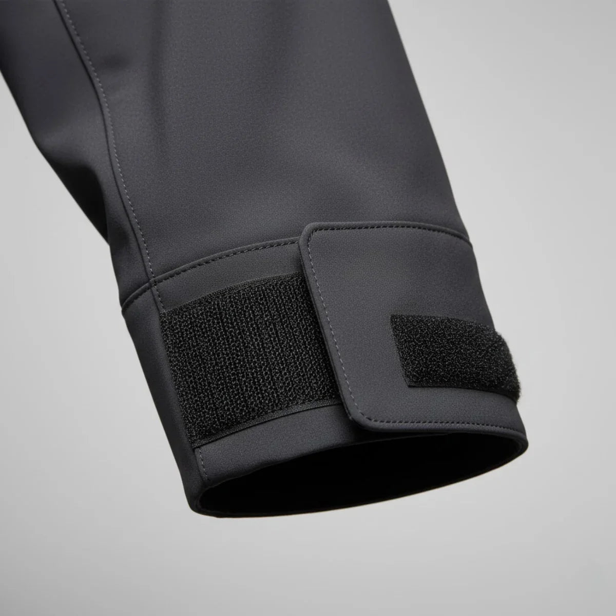 FrostLine™ – Fortschrittlicher Wärmeschutz für extreme Winterbedingungen